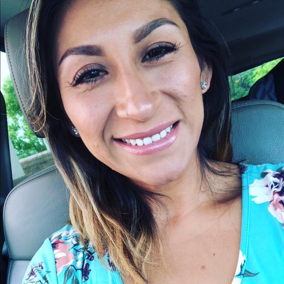 Meet your Posher, Fidelia - Picture 1 of 1